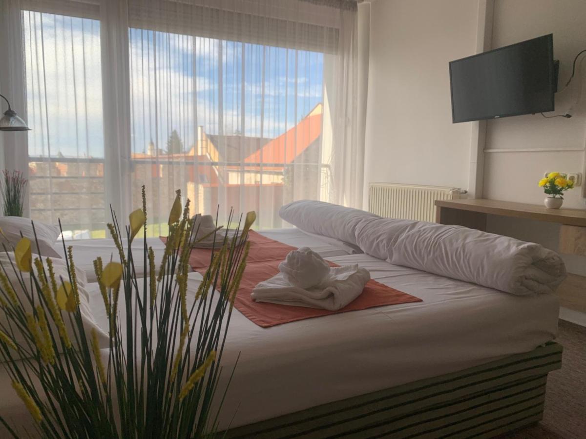 Varfal Wellness Panzio Pécs Zewnętrze zdjęcie