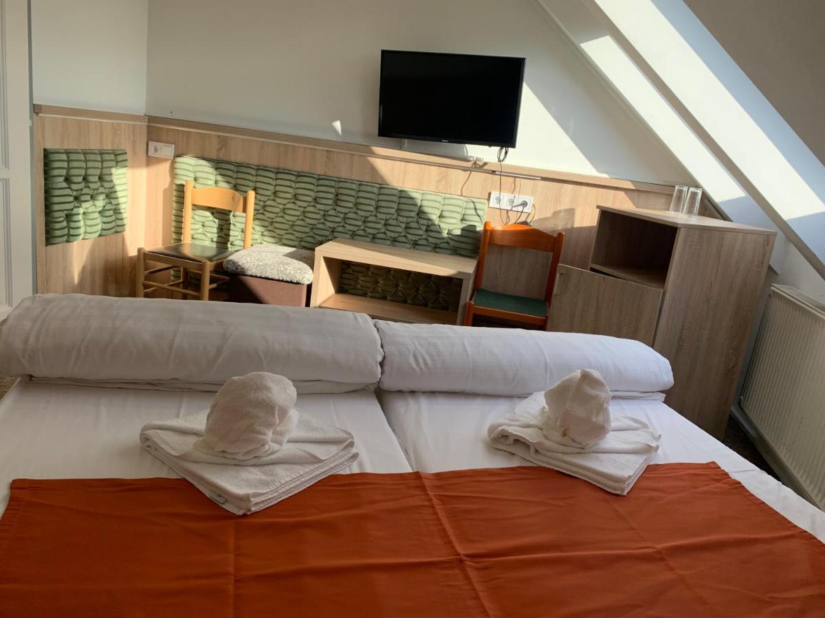Varfal Wellness Panzio Pécs Zewnętrze zdjęcie