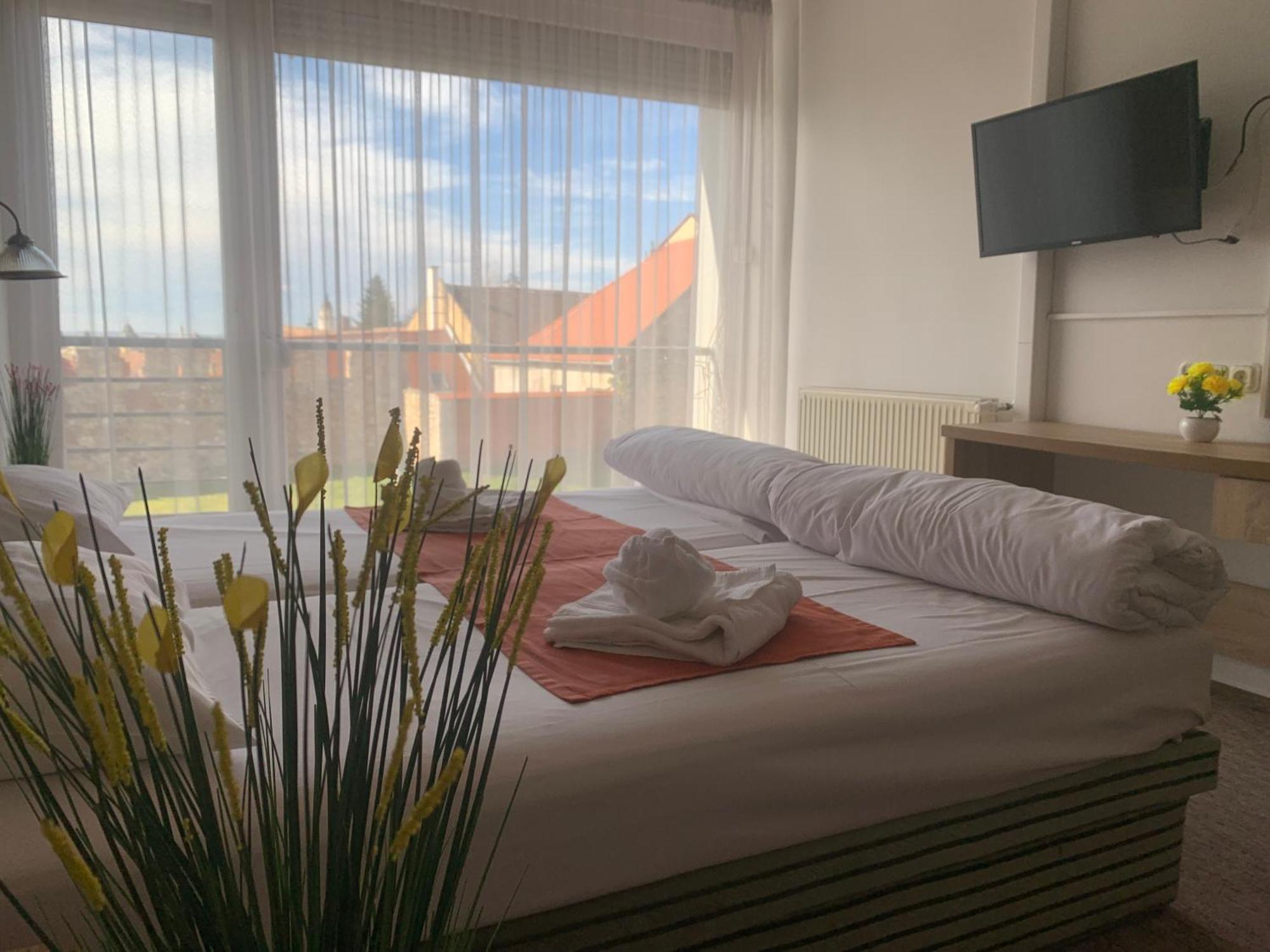 Varfal Wellness Panzio Pécs Zewnętrze zdjęcie